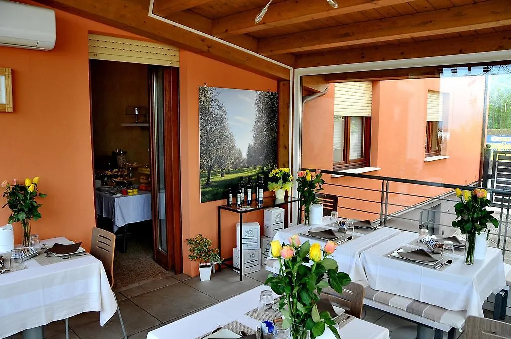 Bed & Breakfast Vieulif Moniga del Garda 3*,  Italy